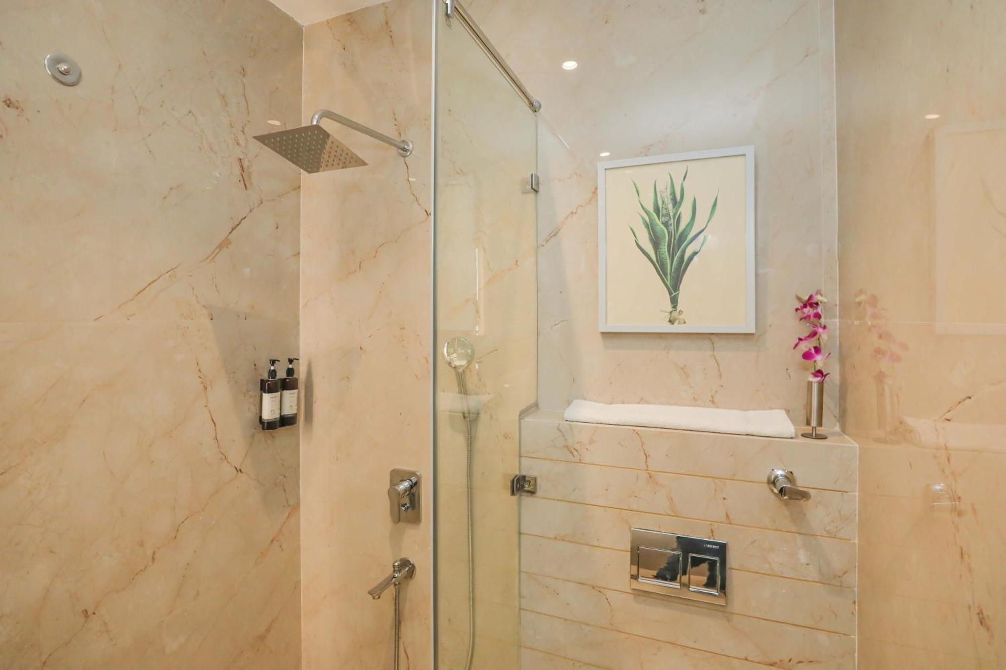 Regenta Place Phagwara By Royal Orchid Hotels Limited Esterno foto